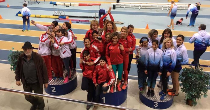 Podi femení Campionat de Catalunya de Clubs Màster en pista coberta